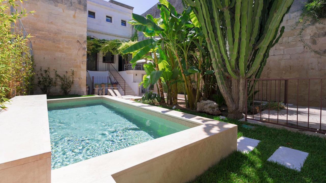 Appartement Palazzo Acquaviva - Il Giardino Sospeso à Lecce Extérieur photo