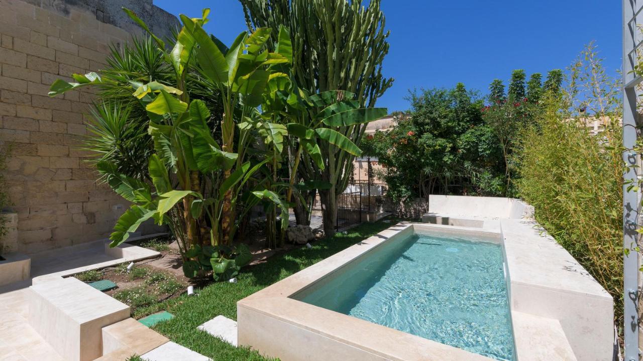 Appartement Palazzo Acquaviva - Il Giardino Sospeso à Lecce Extérieur photo
